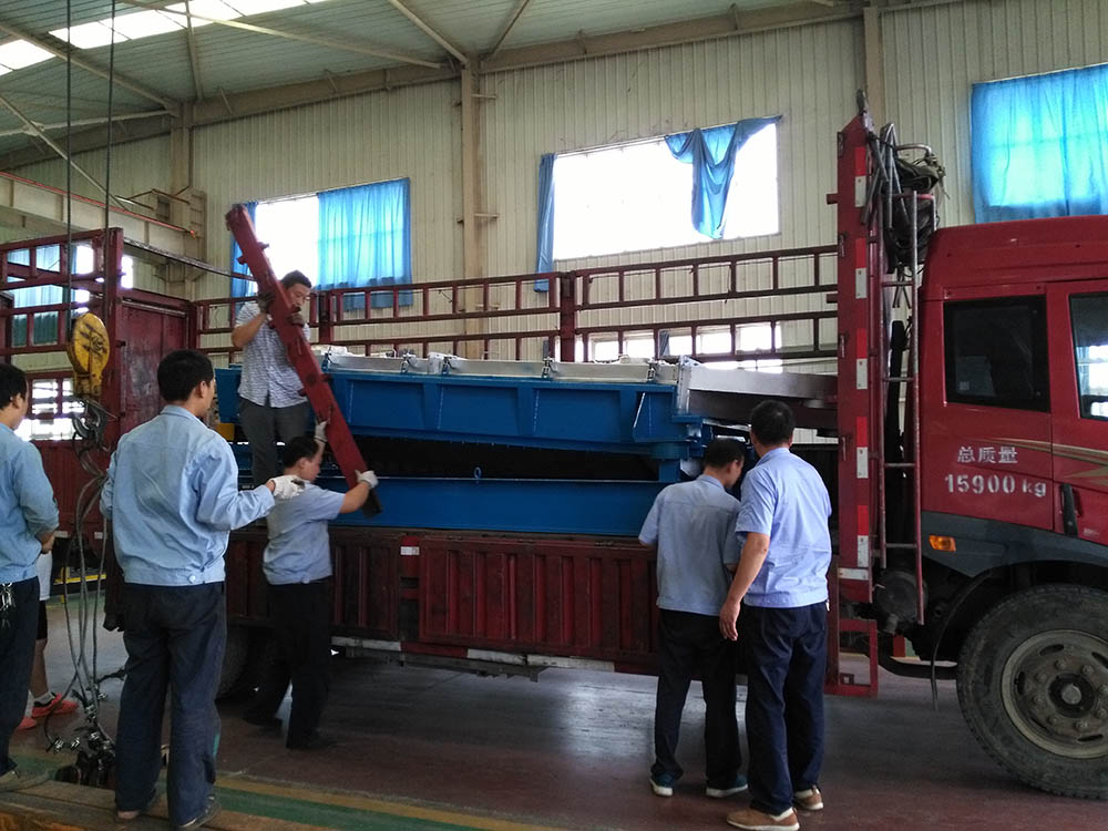 四川客戶的平面回旋篩分機(jī)已經(jīng)發(fā)貨