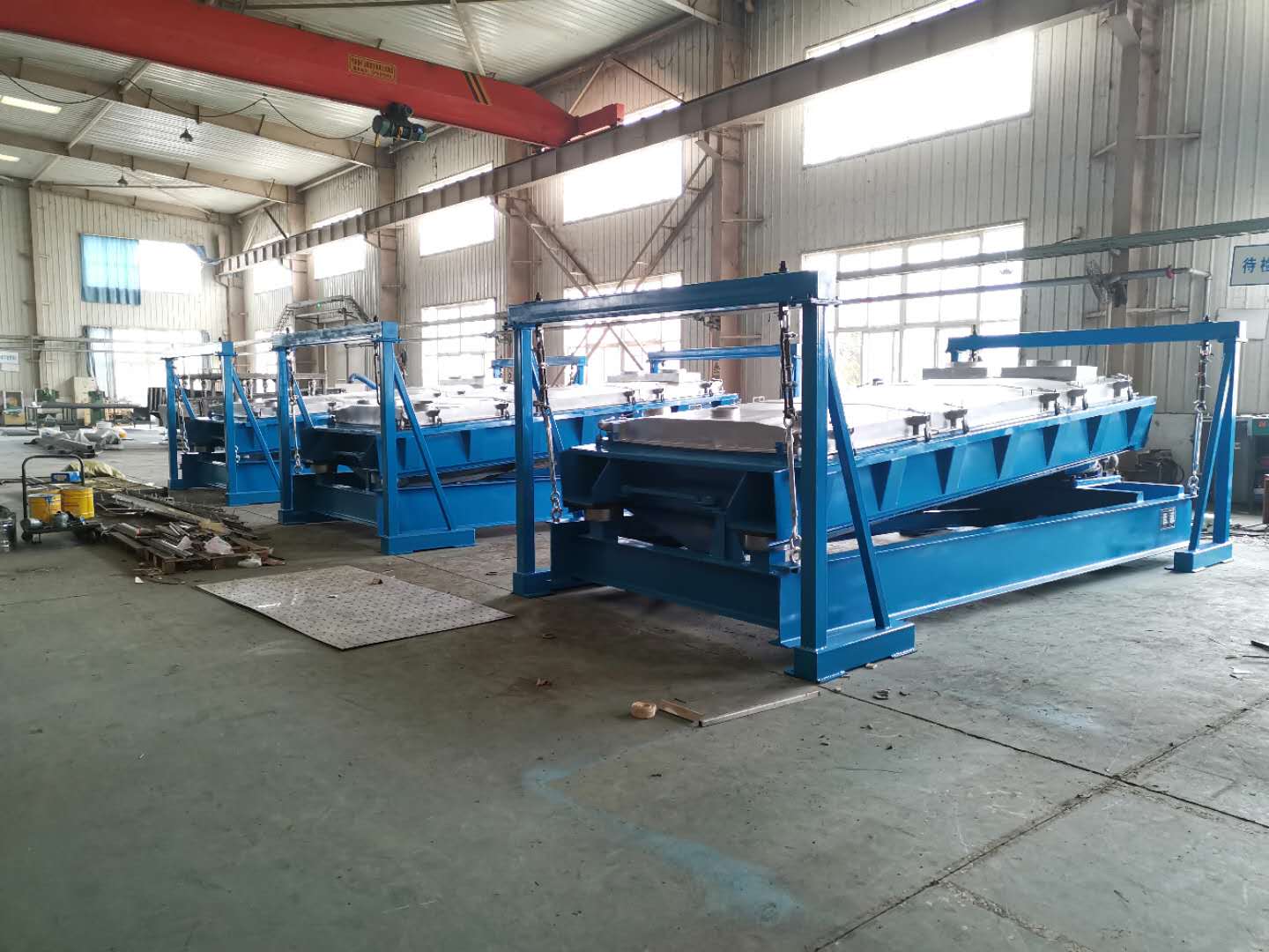 平面回旋篩分機(jī)設(shè)備發(fā)貨現(xiàn)場(chǎng)